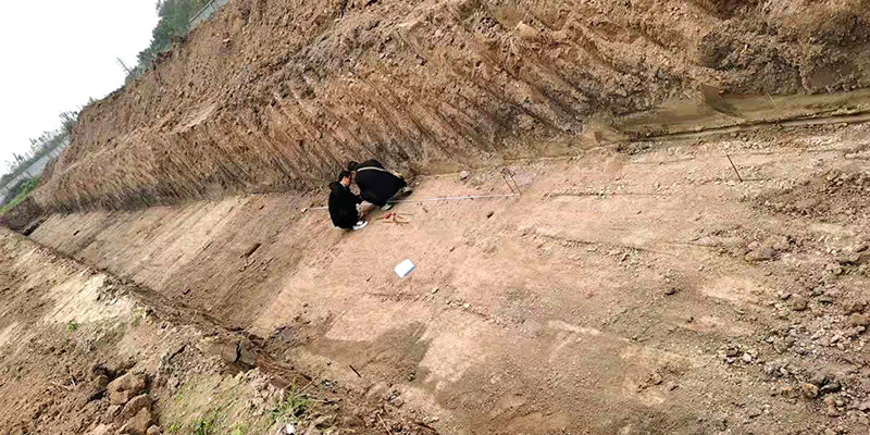 尊龙集团工业园制品堆场龙门吊基础开挖