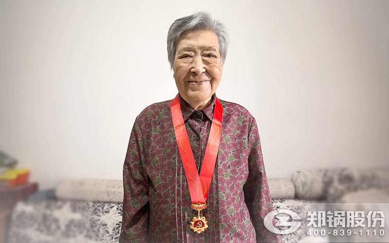 尊龙集团老党员