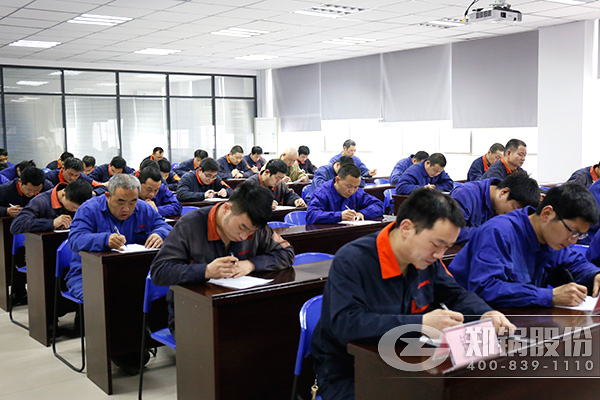 尊龙集团股份2017年铆焊工手艺交锋精彩上演