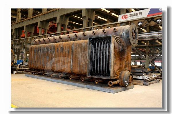 4吨蒸汽锅炉，，带炉油运行